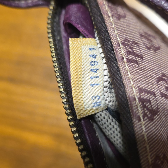 Dooney & Bourke Vintage purple logo canvas and dark purple shoulder bag - Picture 15 of 16